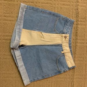 Super cute denim shorts